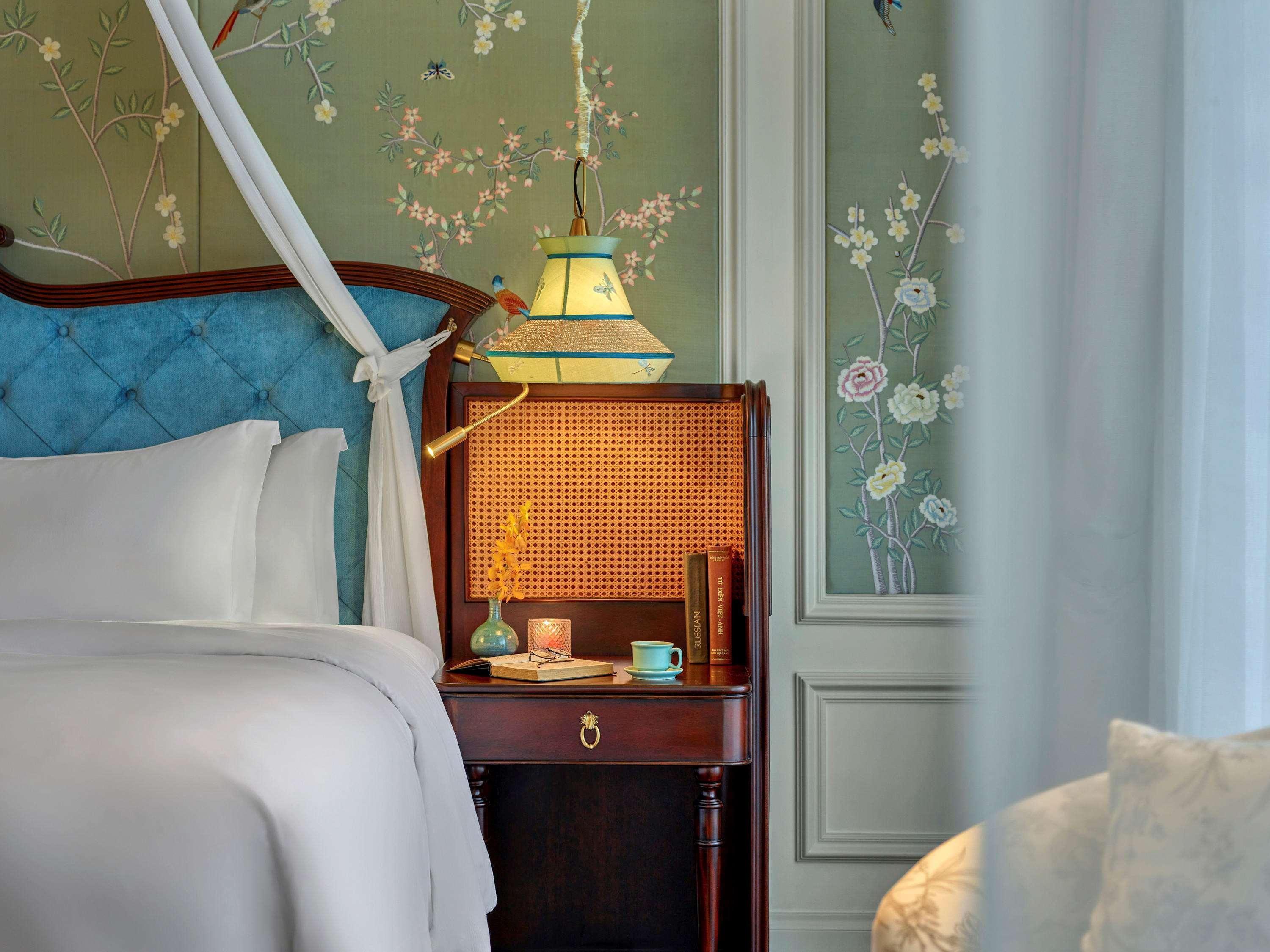 Hotel Perle D'Orient Cat Ba - Mgallery Chan Chau Eksteriør billede A bedroom at the Mandarin Oriental, Bangkok